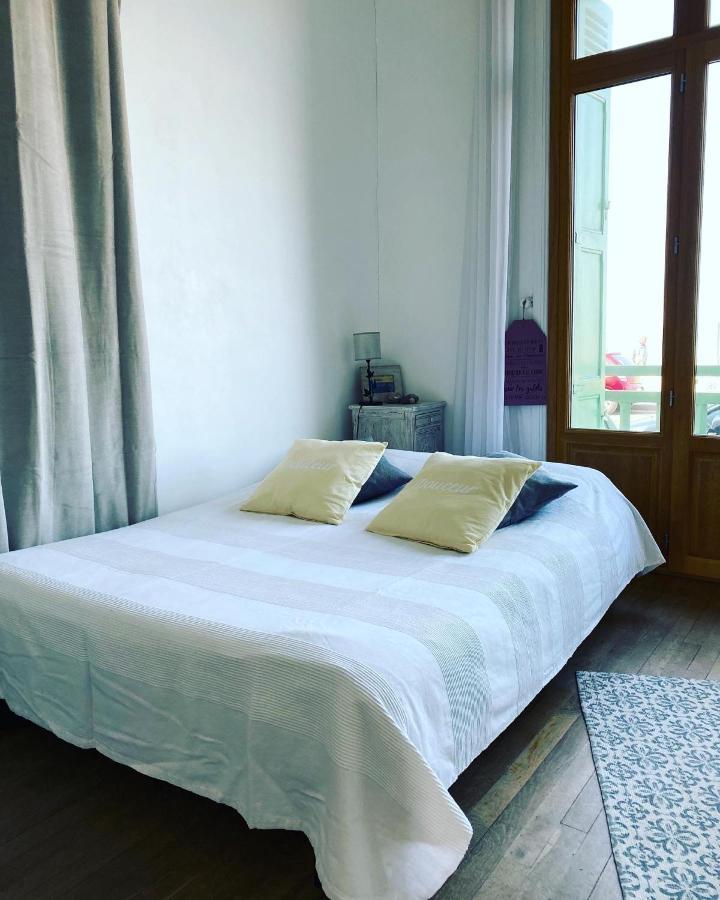 Villa Les Fleurs Appartement En Front De Mer メール・レ・バン エクステリア 写真