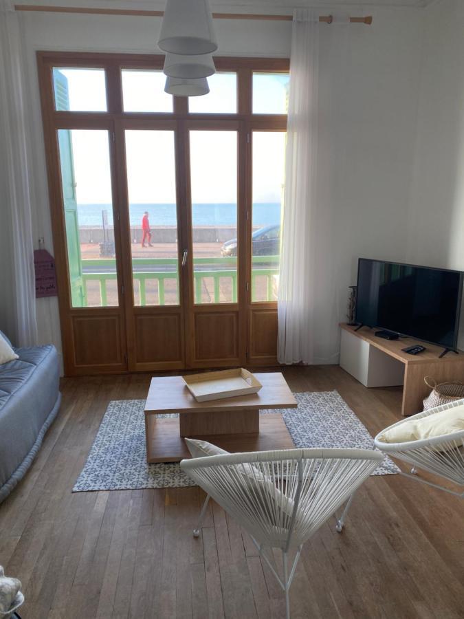 Villa Les Fleurs Appartement En Front De Mer メール・レ・バン エクステリア 写真